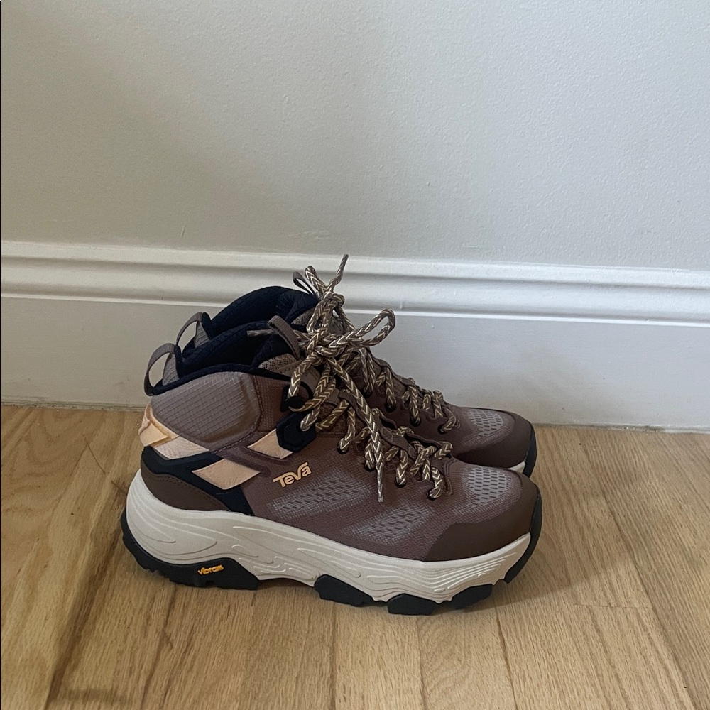 Brand New Teva Hiking Shoes - Picture 3 of 6
